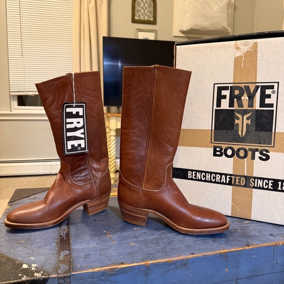 Frye Boots NWT, Sz 7.5D - Picture 3 of 6